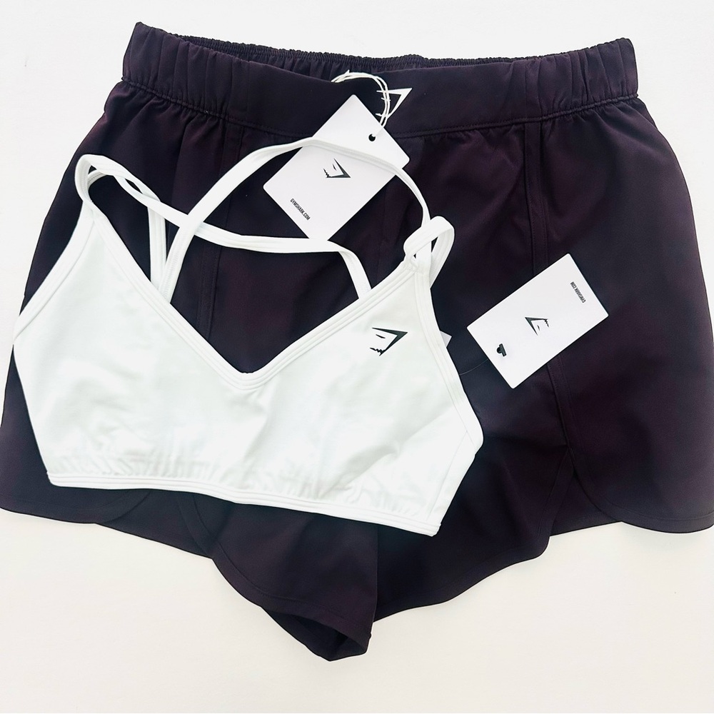 Gymshark S Scallop Hem Shaped Shorts & Back Gains Sports Bra Set